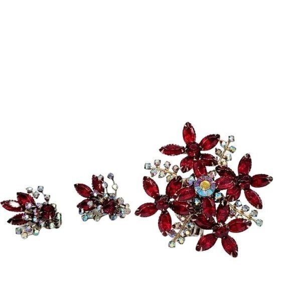 Jewelry - Vintage Prongset Red Rhinestone Brooch clip earrings